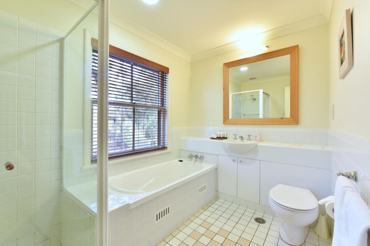 3br Syrah Located Within Cypress Lakes Villa *