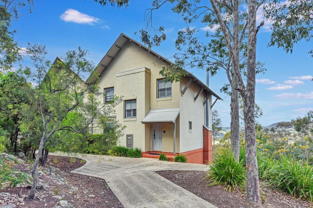3br Syrah Located Within Cypress Lakes